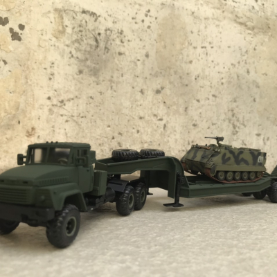 Mô hình đồ chơi lắp ghép Xe quân sự Kraz-260b tỷ lệ 1:72