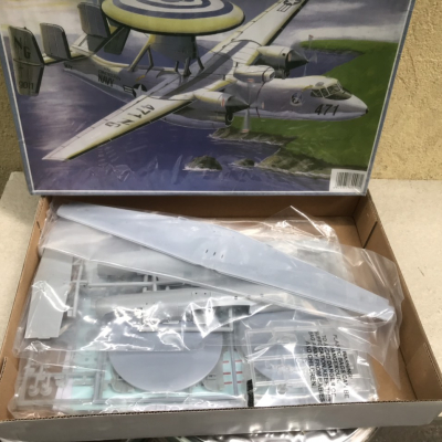 Mô hình lắp ráp, máy bay Cảnh báo E-2C Hawkeye  tỷ lệ 1:72