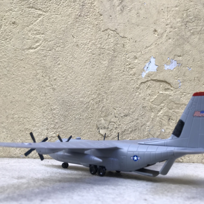 Mô hình lắp ráp Máy bay C-130 tỷ lệ 1:144