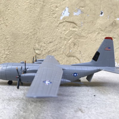 Mô hình lắp ráp Máy bay C-130 tỷ lệ 1:144