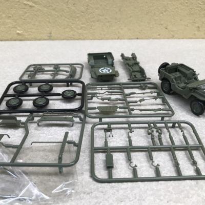 Mô hình quân sự xe Jeep Willy (Lắp ráp 4D)  tỷ lệ 1:48