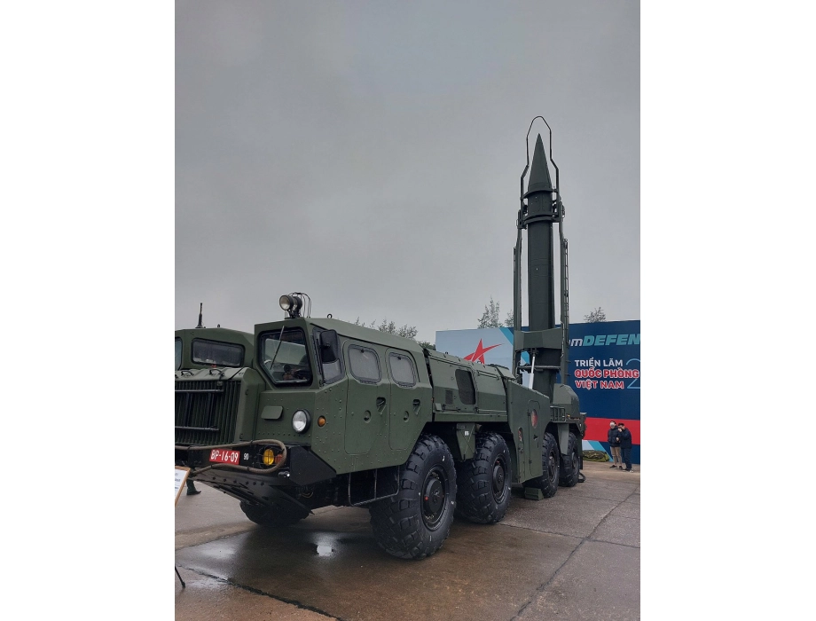 ​Mô hình Xe Quân sự lắp ráp Tên lữa Scud-B QĐNDVN tỷ lệ 1:72
