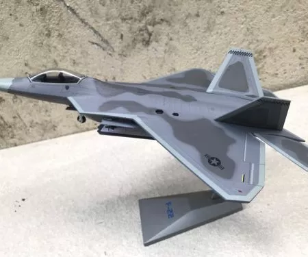 ​Máy bay Lockheed Martin F22 Raptor tỷ lệ 1:72