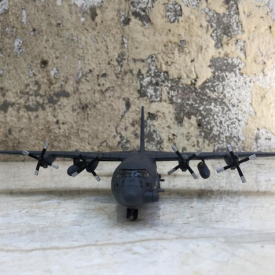Mô hình máy bay vận tải C-130A 1:200