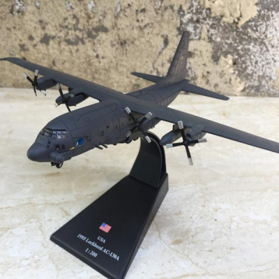 Mô hình máy bay vận tải C-130A 1:200