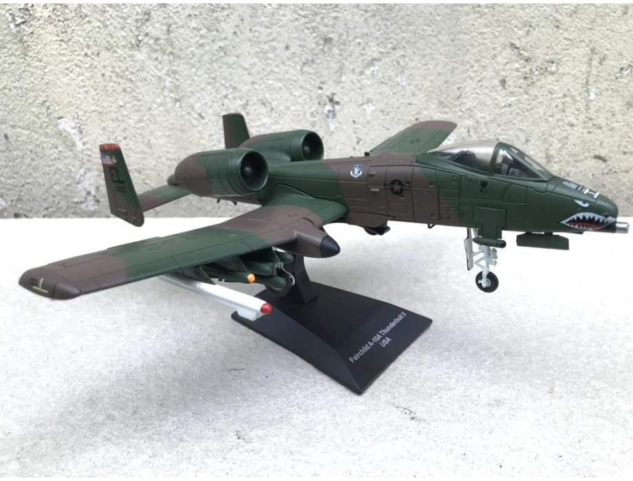 Mô hình Máy bay A-10 Thunderbolt II tỷ lệ 1:72