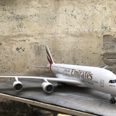 Mô hình máy bay A-380 Emirates (EK) Airways tỷ lệ 1:130