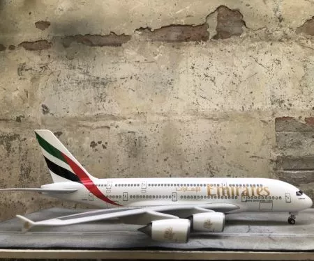 ​Mô hình máy bay A-380 Emirates (EK) Airways tỷ lệ 1:130