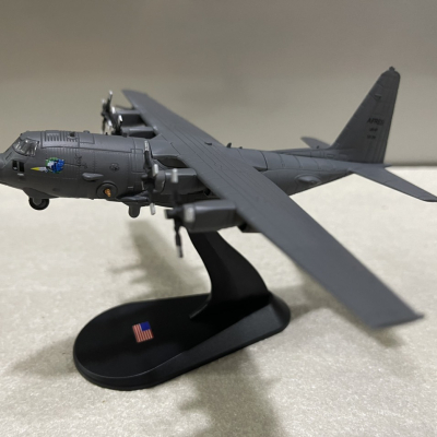 ​Mô hình máy bay AC-130U Spooky II Gunship tỷ lệ 1:200
