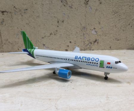 ​Mô hình máy bay AIRBUS A-320 BAMBOO tỷ lệ 1:350