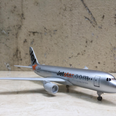 Mô hình máy bay AIRBUS A-320 Jetstar  tỷ lệ 1:350