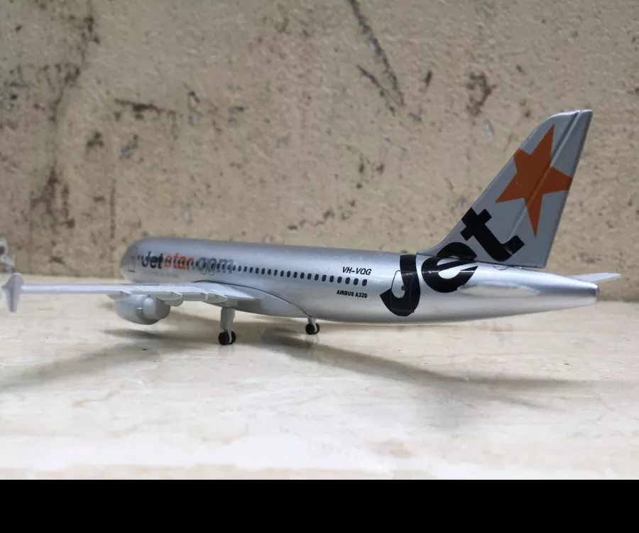 Mô hình máy bay AIRBUS A-320 Jetstar  tỷ lệ 1:350