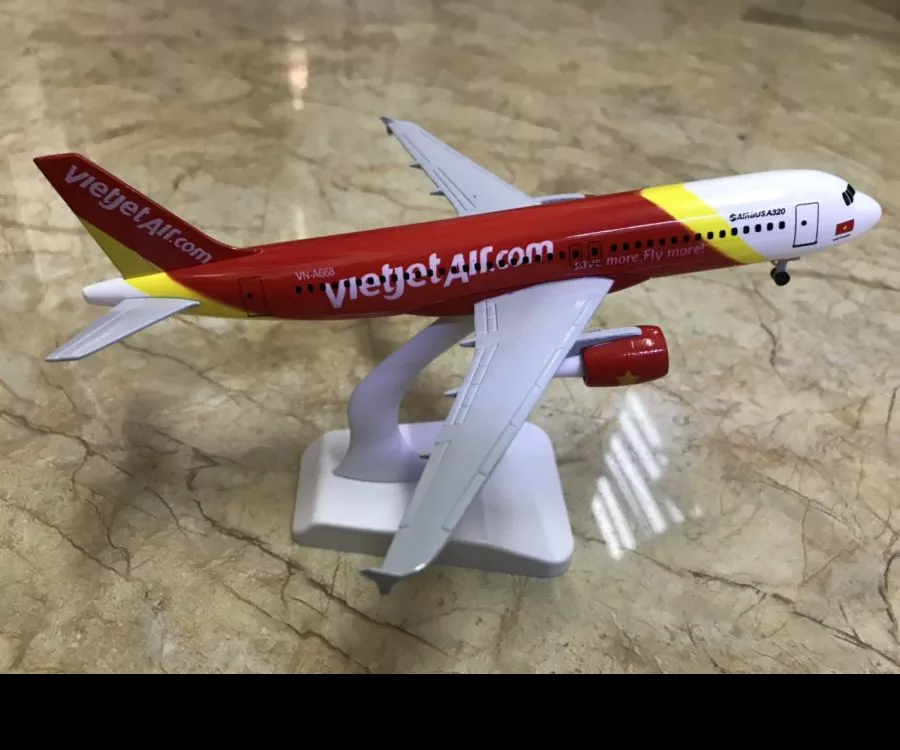 ​Mô hình máy bay Airbus A-320 VietJet Air tỷ lệ 1:350