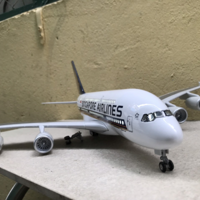 Mô hình máy bay AirBUS A380 Singapore Airlines  tỷ lệ 1:130