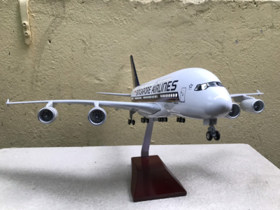 Mô hình máy bay AirBUS A380 Singapore Airlines  tỷ lệ 1:130