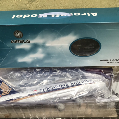 Mô hình máy bay AirBUS A380 Singapore Airlines  tỷ lệ 1:130