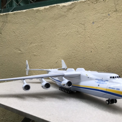 Mô hình máy bay ANTONOV Airlines tỷ lệ 1:200