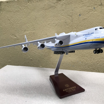 Mô hình máy bay ANTONOV Airlines tỷ lệ 1:200