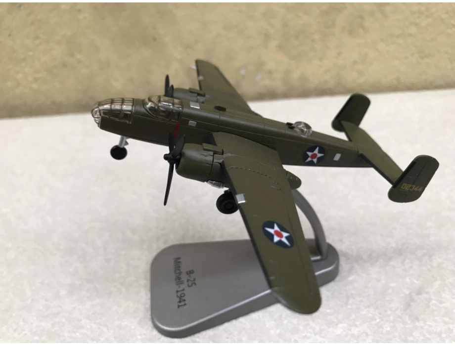Mô hình Máy bay B-25 Mitchell 1941 tỷ lệ 1:200