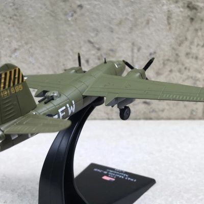 Mô hình Máy bay B-26 Marauder tỷ lệ 1:144