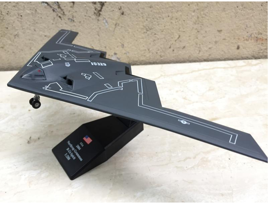 Mô hình Máy bay B-2A Spirit tỷ lệ 1:200 Mô hình Máy bay B-2A Spirit tỷ lệ 1:200