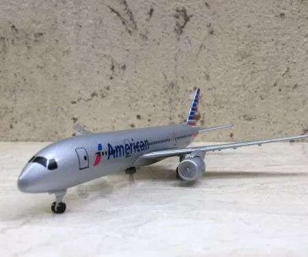 ​Mô hình Máy bay B-787 American AIR LINE tỷ lệ 1:350
