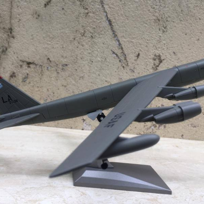 Mô hình Máy bay B52 KẺ HỦY DIỆT tỷ lệ 1:200