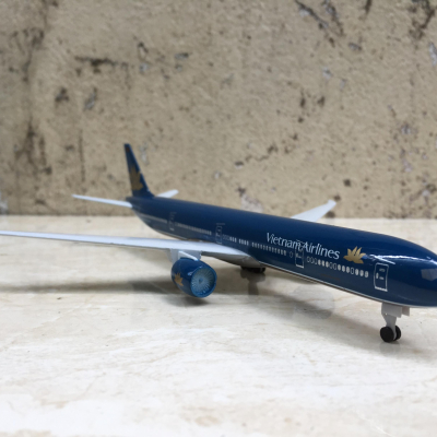 Mô hình máy bay Boeing 777 VIỆT NAM AIR LINE tỷ lệ 1:350