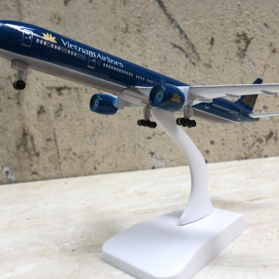 Mô hình máy bay Boeing 777 VIỆT NAM AIR LINE tỷ lệ 1:350