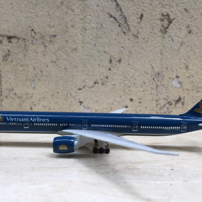 Mô hình máy bay Boeing 777 VIỆT NAM AIR LINE tỷ lệ 1:350