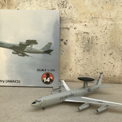 Mô hình Máy bay cảnh báo sớm E-3 Sentry tỷ lệ 1:200
