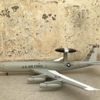 Mô hình Máy bay cảnh báo sớm E-3 Sentry tỷ lệ 1:200