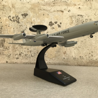 Mô hình Máy bay cảnh báo sớm E-3 Sentry tỷ lệ 1:200