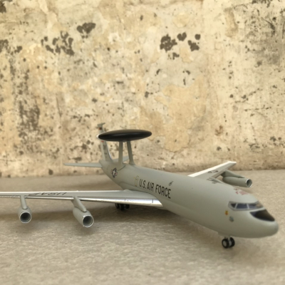 Mô hình Máy bay cảnh báo sớm E-3 Sentry tỷ lệ 1:200