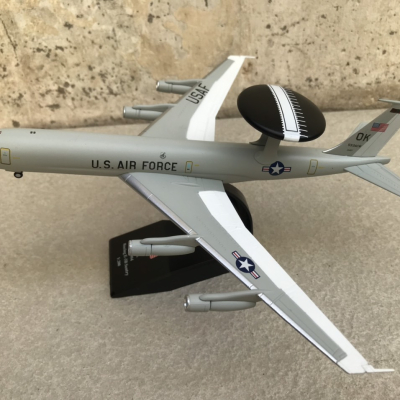 Mô hình Máy bay cảnh báo sớm E-3 Sentry tỷ lệ 1:200