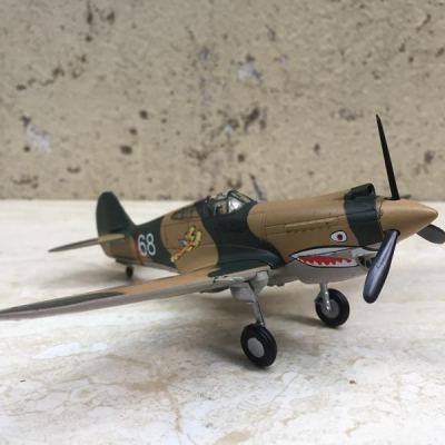 Mô hình máy bay Curtiss P-40 1942 tỷ lệ 1:72