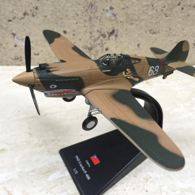 Mô hình máy bay Curtiss P-40 1942 tỷ lệ 1:72