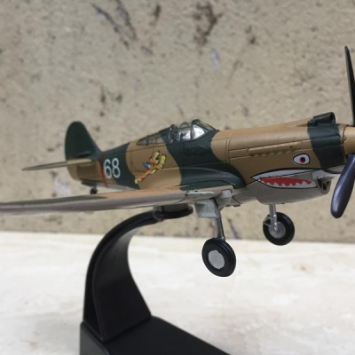 Mô hình máy bay Curtiss P-40 1942 tỷ lệ 1:72