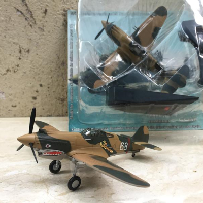 Mô hình máy bay Curtiss P-40 1942 tỷ lệ 1:72