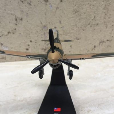 Mô hình máy bay Curtiss P-40 1942 tỷ lệ 1:72