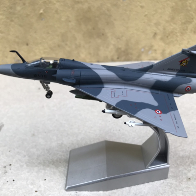 Mô hình Máy bay Dassault Mirage 2000 Fighter  tỷ lệ 1:100