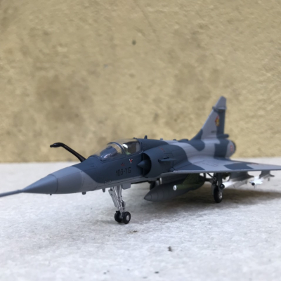 Mô hình Máy bay Dassault Mirage 2000 Fighter  tỷ lệ 1:100