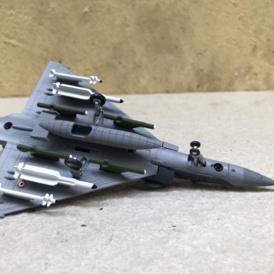 Mô hình Máy bay Dassault Mirage 2000 Fighter  tỷ lệ 1:100