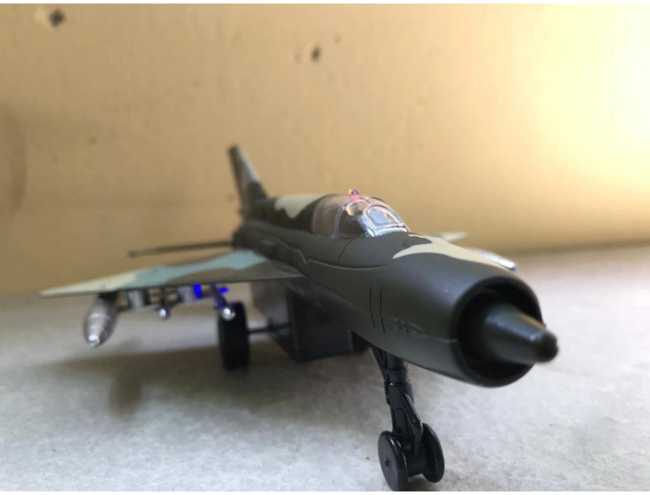 Mô hình Máy bay đồ chơi MIG-21 kim loại &ABS