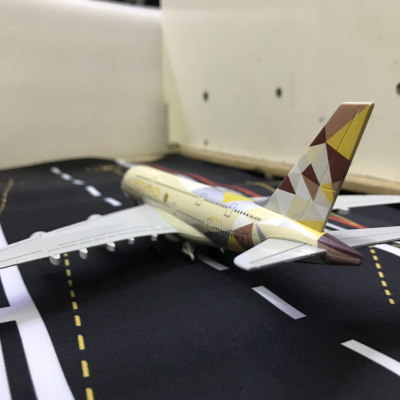 Mô hình máy bay Etihad Airways A380  tỷ lệ 1:350