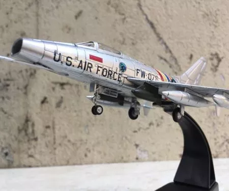 ​Mô hình Máy bay F-100 US.AIR FORCE tỷ lệ 1:100