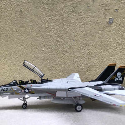 Mô hình Máy bay F-14A Tomcat VF-84 JOLLY ROGERS  tỷ lệ 1:72