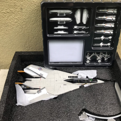 Mô hình Máy bay F-14A Tomcat VF-84 JOLLY ROGERS  tỷ lệ 1:72
