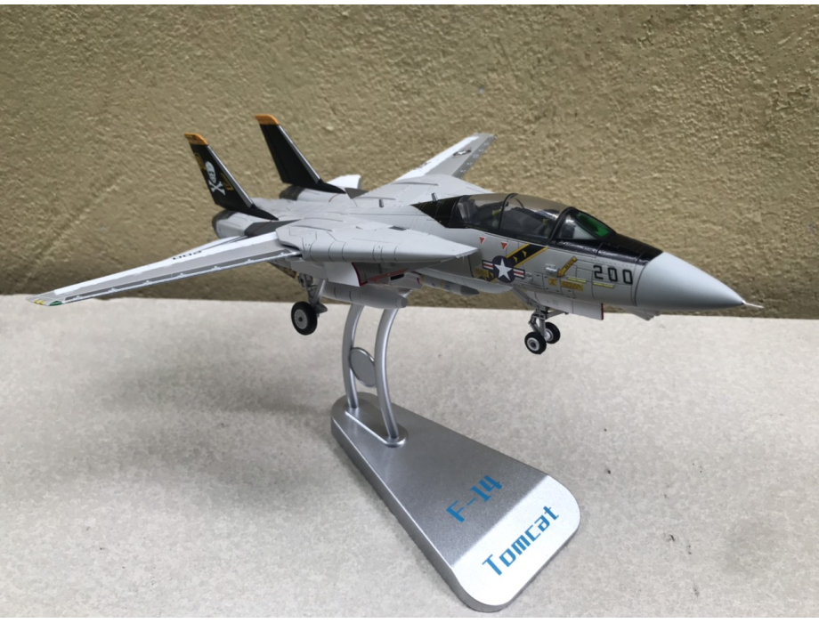 Mô hình Máy bay F-14A Tomcat VF-84 JOLLY ROGERS tỷ lệ 1:72 Mô hình Máy bay F-14A Tomcat VF-84 JOLLY ROGERS tỷ lệ 1:72