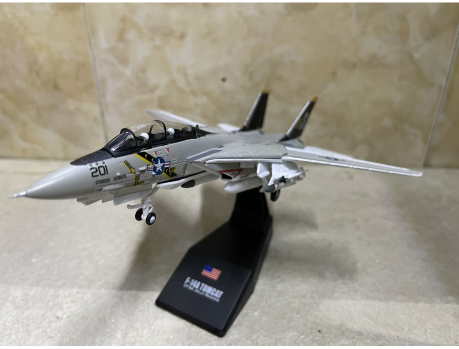 ​Mô hình Máy bay F-14A VF-84 Jolly Rogers tỷ lệ 1:100